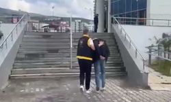 İskenderun’da Firari Zehir Taciri Yakalandı: 2 Yıl Hapis Cezası Bulunuyordu