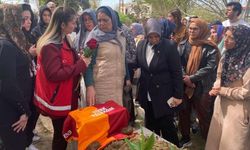 Okul Saldırısında Ölen Osmaniyeli Adnan’ın Mezarına Galatasaray Forması Bırakıldı!