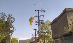 Osmaniye'de Paraşüt Pilotu Elektrik Tellerine Takıldı