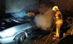 Park Halindeki Otomobil Alev Aldı