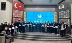 Ülkü Ocakları Genel Başkanı Ahmet Yiğit Yıldırım, Osmaniye’de Gençlere Sertifikalarını Takdim Etti