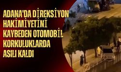 Adana'da Direksiyon Hakimiyetini Kaybeden Otomobil Korkuluklarda Asılı Kaldı