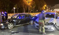 İki Otomobil Çarpıştı, 1 Kişi Yaralandı