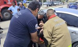 Defne Bölgesinde Kamyonla Çarpışan Otomobil Sürücüsü Nasıl Kurtarıldı