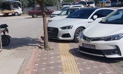 Osmaniye'de Engelli Yolu Araçlar Tarafından Kapatıldı