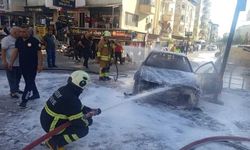 Reyhanlı'da Seyir Halindeki Otomobil Alev Alev Yandı