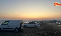 Burnaz Plajı'nda "Araba İzdihamı"