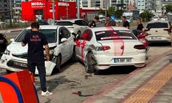 İskenderun’da gelin arabasıyla kaza yaşandı
