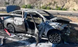 Bariyere Çarpan Otomobil Alev Topuna Döndü! 3 Astsubay Yaralandı