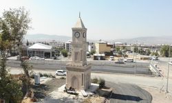 Deprem Sonrası Çalışmıyor! Dulkadiroğlu’nun Saat Kulesi Ne Zaman Düzelecek?