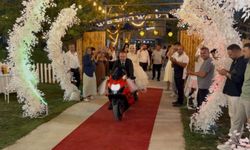 Gelin Arabası Yerine Yarış Motoru! Osmaniye'de Sıra Dışı Düğün