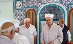 Hem Namaz Kıldırdı Hem Dinledi