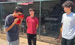 Sumbas'ta 3 Gençten Bayrak Hassasiyeti