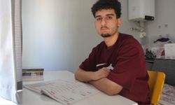 Hasan Akdeniz Perdeyle Bölünen Konteynerde Tıp Fakültesini Kazandı