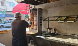 Hatay İskenderun'da Genç Girişimci Döneri Yüz Liraya Satıyor