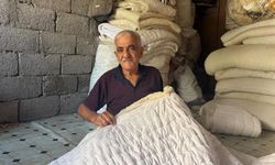 10 metrekarelik dükkanda 4 çocuk büyüttü!