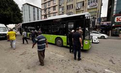 Adana'da Seyir Halindeki Belediye Otobüsünün Tekerleği Çıktı
