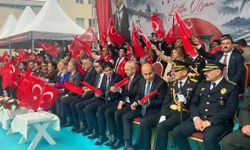 Osmaniye'de Anahtar Parti İl Teşkilatı, Cumhuriyet Bayramı Törenine Katıldı