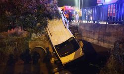 Kozan'da Şiddetli Yağışta Kayan Otomobil Sulama Kanalına Düştü
