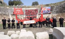 Öğrencilerden Kastabala Antik Kenti’nde Cumhuriyet Coşkusu