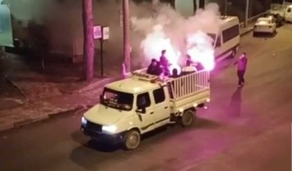 Adana’da ilk sahurda meşaleli davul şovu