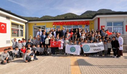 Osmaniye Vakfı'ndan Eğitime Destek: Issızca Köyü'ne Kitap Bağışı