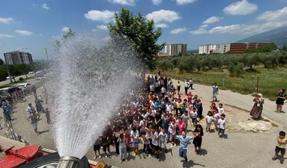 Düziçili Çocuklar Hem Karne Aldı Hem De İtfaiyenin Sürpriziyle Sırılsıklam Eğlendi