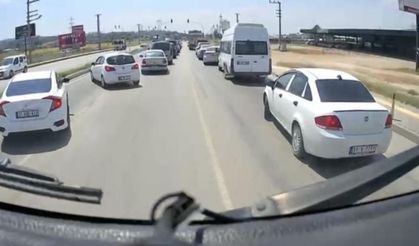 Yangına Giden İtfaiyeye Sürücülerden Örnek Davranış, O Anlar Kamerada!