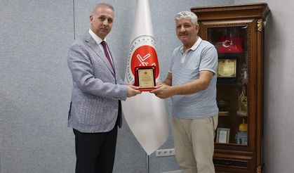 Osmaniye'de Vefa Örneği! Emekli İmam Hatibe Anlamlı Plaket