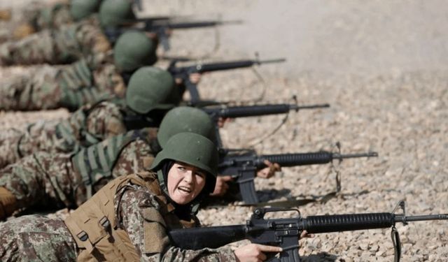 Kadınlara zorunlu askerlik mi geliyor? TBMM Dilekçe Komisyonu'na gelen istekler herkesi şaşırttı!