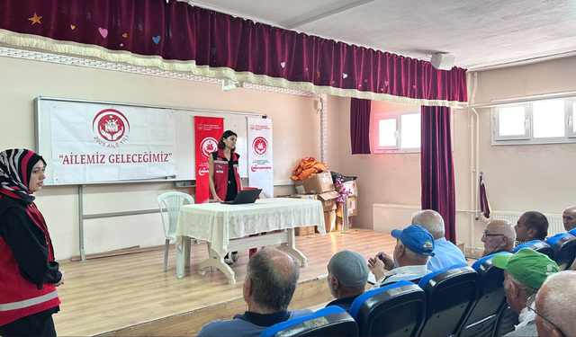 Kadirli Sosyal Hizmet'ten Sumbas'ta Emekli ve Yaşlılara "Sağlıklı ve Aktif Yaşlanma" Eğitimi