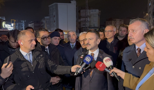 Çatır Çatır Panik! Gebze'de 4 Canın Kaybı Yetmedi, Şimdi 6 Katlı Binada Çatlak Alarmı