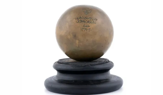 Fenerbahçe Kulüp Tarihini Değiştiren Kupa Hatırası Satılıyor!