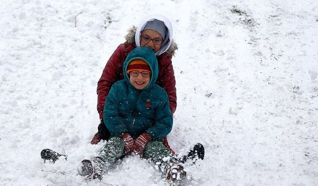 30 Aralık Salı günü okullar tatil mi? İşte 30 Aralık'ta okulların tatil edildiği iller