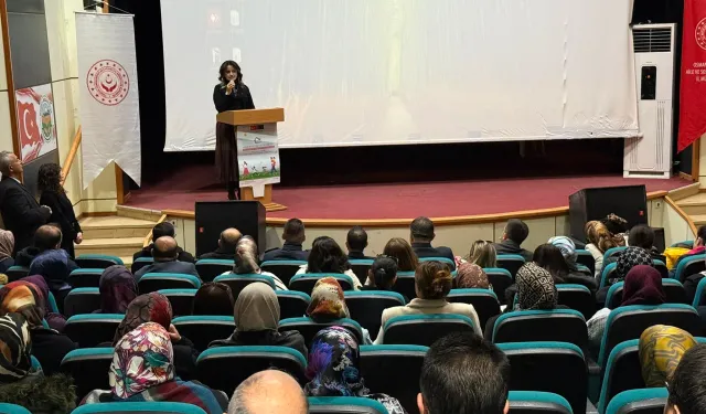 Düziçi’nde Koruyucu Aile Farkındalık Programı Düzenlendi