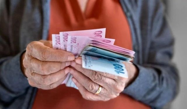 Emekliye maaşa ek 13 bin TL ödenecek! Karar Meclis'ten geçti