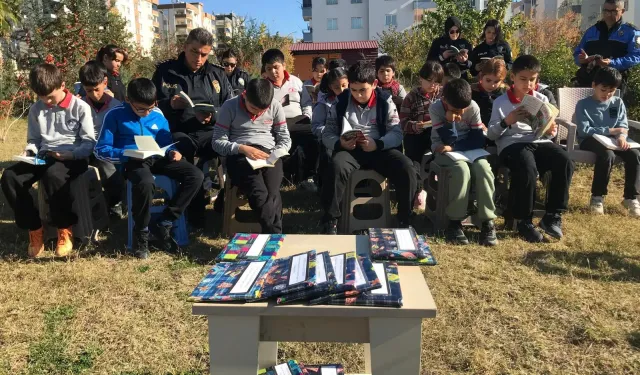 Kadirli’de “Kitaplarla Büyüyorum” Projesi Emniyetle Buluştu