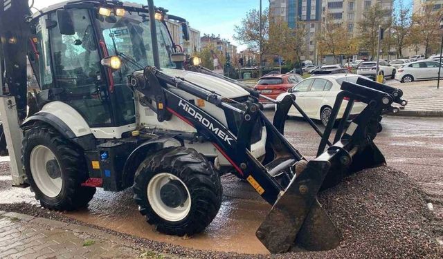 Kahramanmaraş’ta Sağanak Yağış Sonrası Yoğun Temizlik Mesaisi