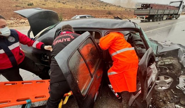 Kahramanmaraş'ta Trafik Kazası: Aile Hekimi Hayatını Kaybetti, 2 Kişi Yaralandı