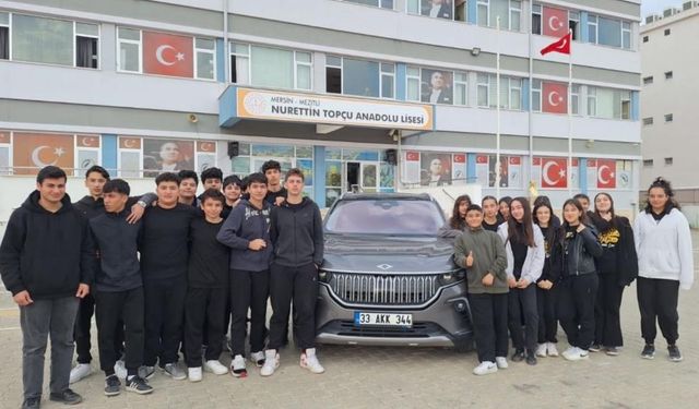 Mersin’de Öğrenciler Yerli ve Milli Otomobil TOGG’u İnceledi