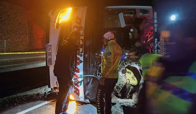 Osmaniye’de yolcu otobüsü devrildi yaralılar var!