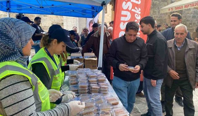 Tarsus’ta Şehitler İçin Helva İkramı Gerçekleştirildi
