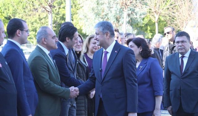 Yeni vali göreve başladı! İlk mesajını verdi