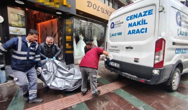 Antalya'da Genç Adam Otel Odasında Ölü Bulundu!