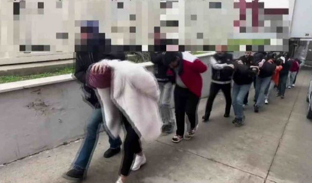 Eş zamanlı baskın: Cephanelik gibi evlerden 11 tutuklama