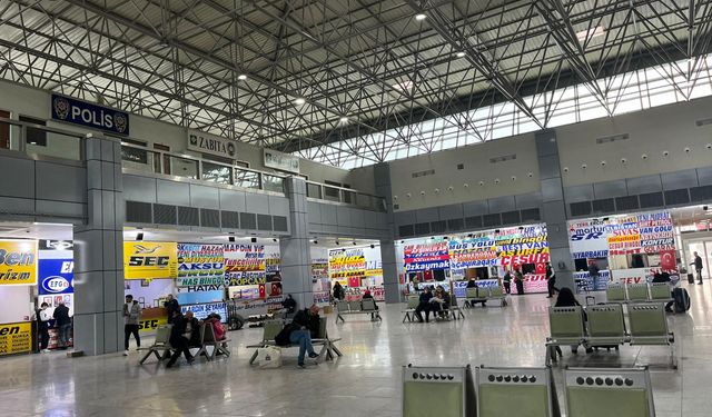 Osmaniye Otogarındaki Koltuklar Zarar Gördü