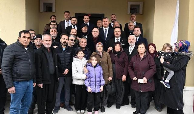 Vali Serdengeçti, Düziçi’ndeki 10 Köy Konutunun Anahtarını Teslim Etti