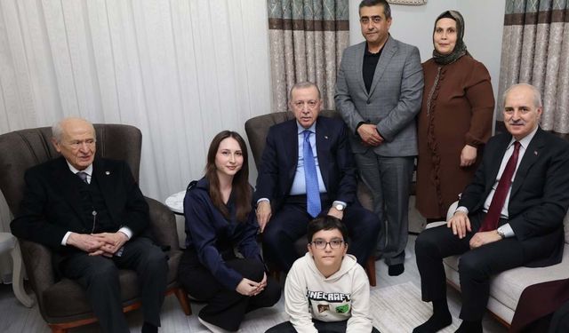 Cumhurbaşkanı Erdoğan ve MHP Lideri Bahçeli Osmaniye’de Depremzede Aileyi Ziyaret Etti