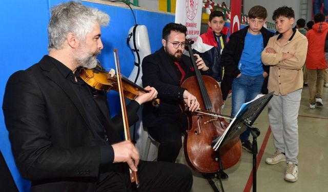Düziçi'nde Resim ve El Sanatları Sergisi yoğun ilgi gördü