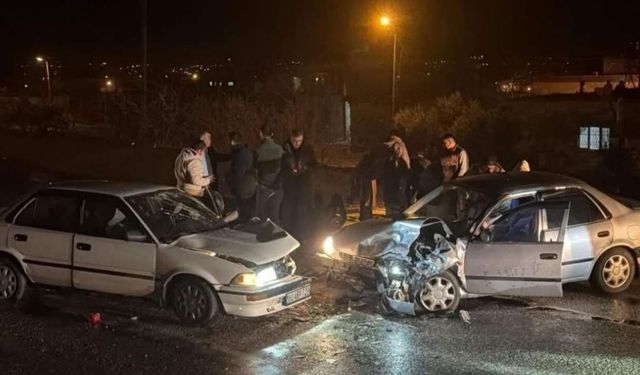 Osmaniye Yarbaşı Beldesinde İki Araç Çarpıştı, Yaralılar Var